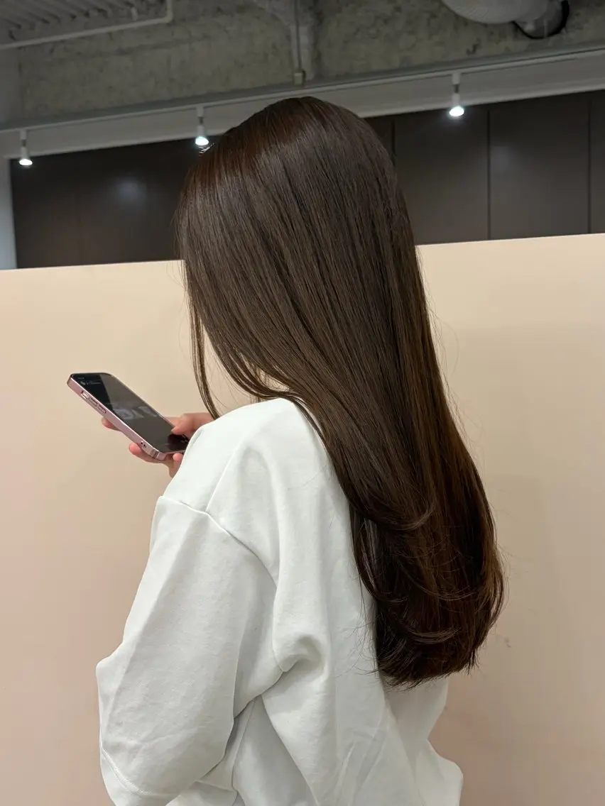 ロング ヘアカラー 鍛治 美月稀のヘアスタイル