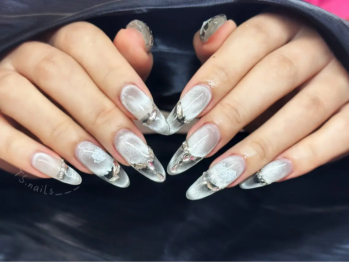 ネイル オーロラネイル 長さ出し フレンチネイル ジェルネイル キラキラネイル TS. nails___のネイルデザイン