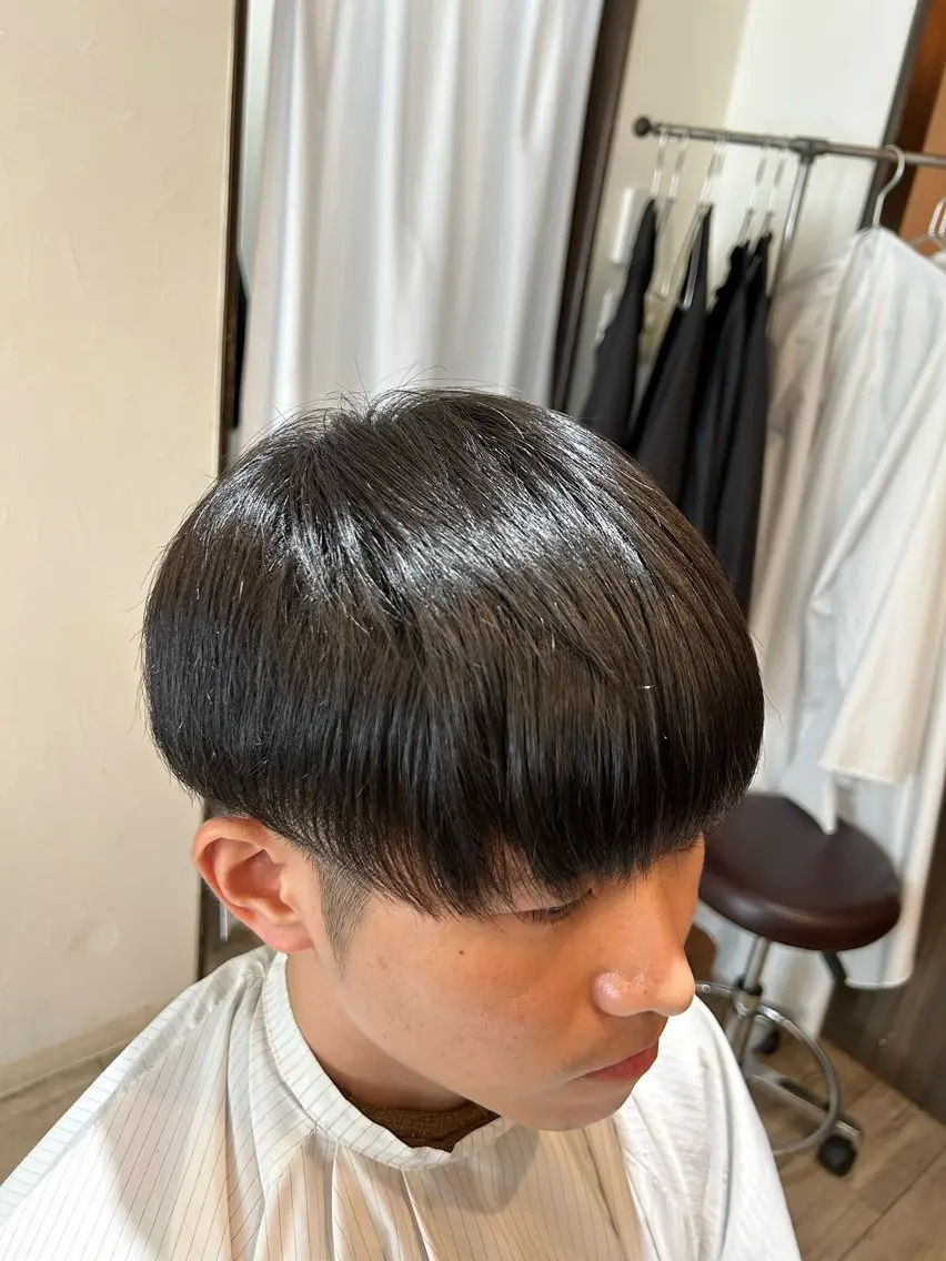 ショート メンズ 縮毛矯正 IVERA二刀流⚔️ 横野圭⚔️のヘアスタイル