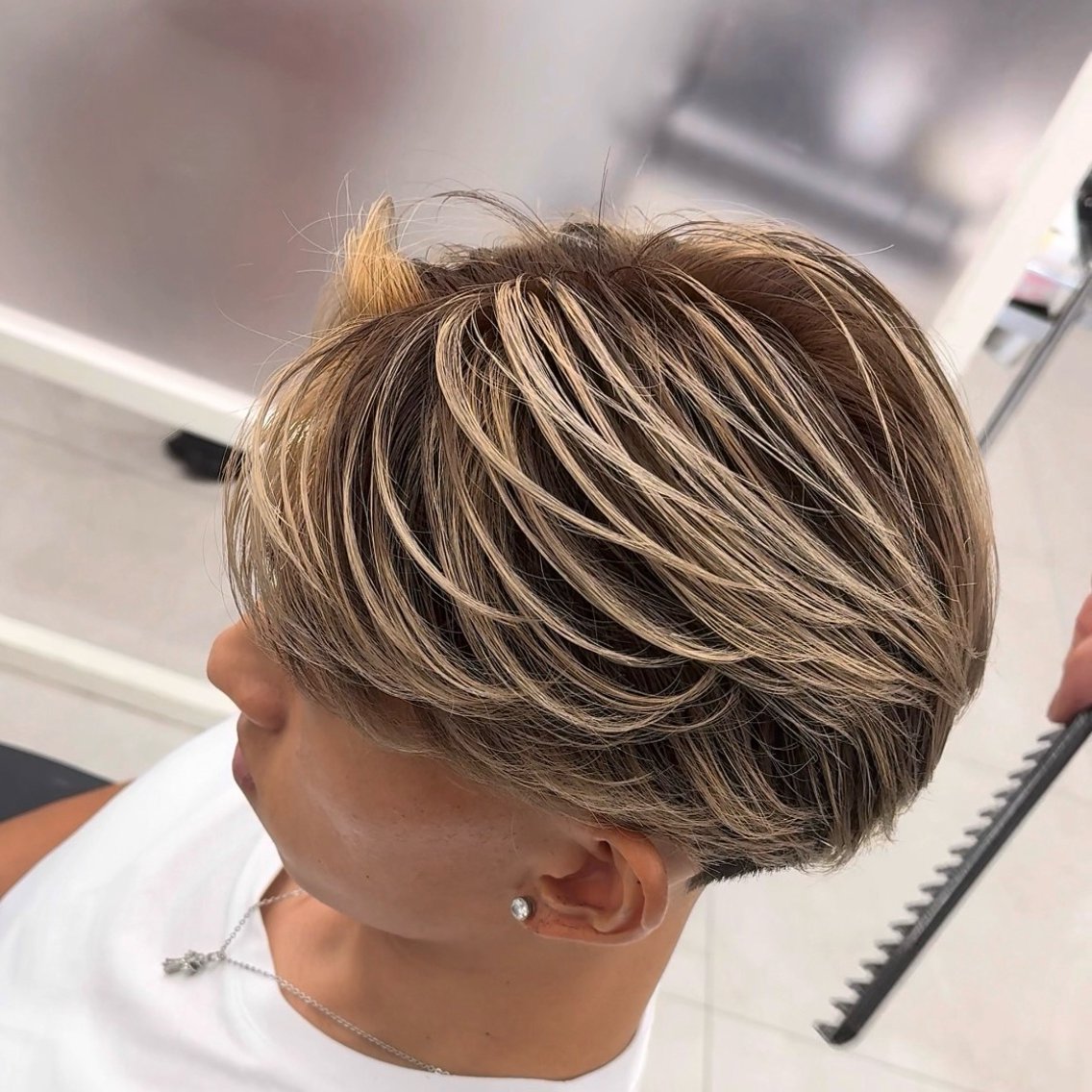 ミディアム カット ヘアカラー トリートメント 毛流れパーマ /フェザー/有馬琉翔のヘアスタイル
