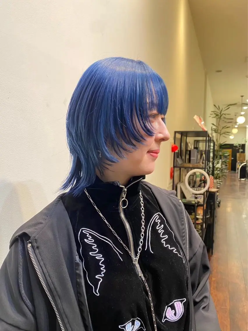 ショート カラー ブリーチ ブルーカラー ヘアカラー トリートメント 美容室 LOAのヘアスタイル