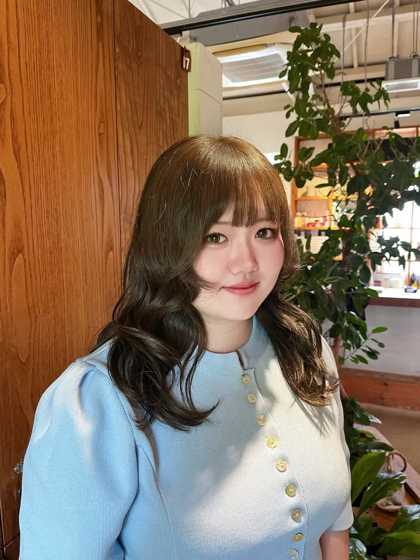 ロング カラー カット ヘアカラー トリートメント ブリーチ/透明感ベー ジュ/ふじわら はゆのヘアスタイル