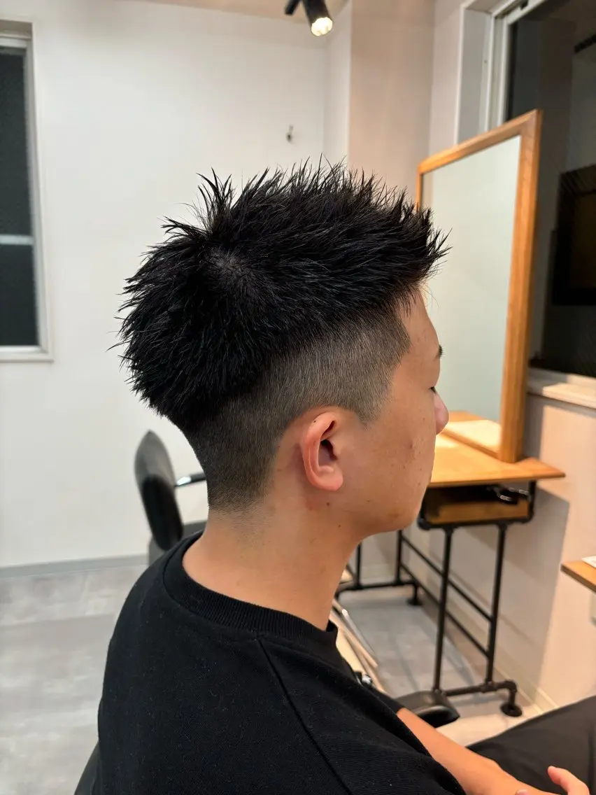 メンズ アップバング ツーブロック 保立フェザーパーマ 大人メンズヘア船橋駅のヘアスタイル