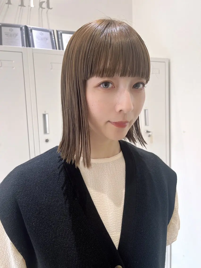 ショート ヘアカラー 透明感カラー👑 井上美乃里のヘアスタイル