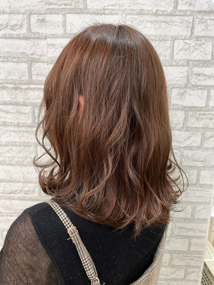 ミディアム 土居 早紀のヘアスタイル
