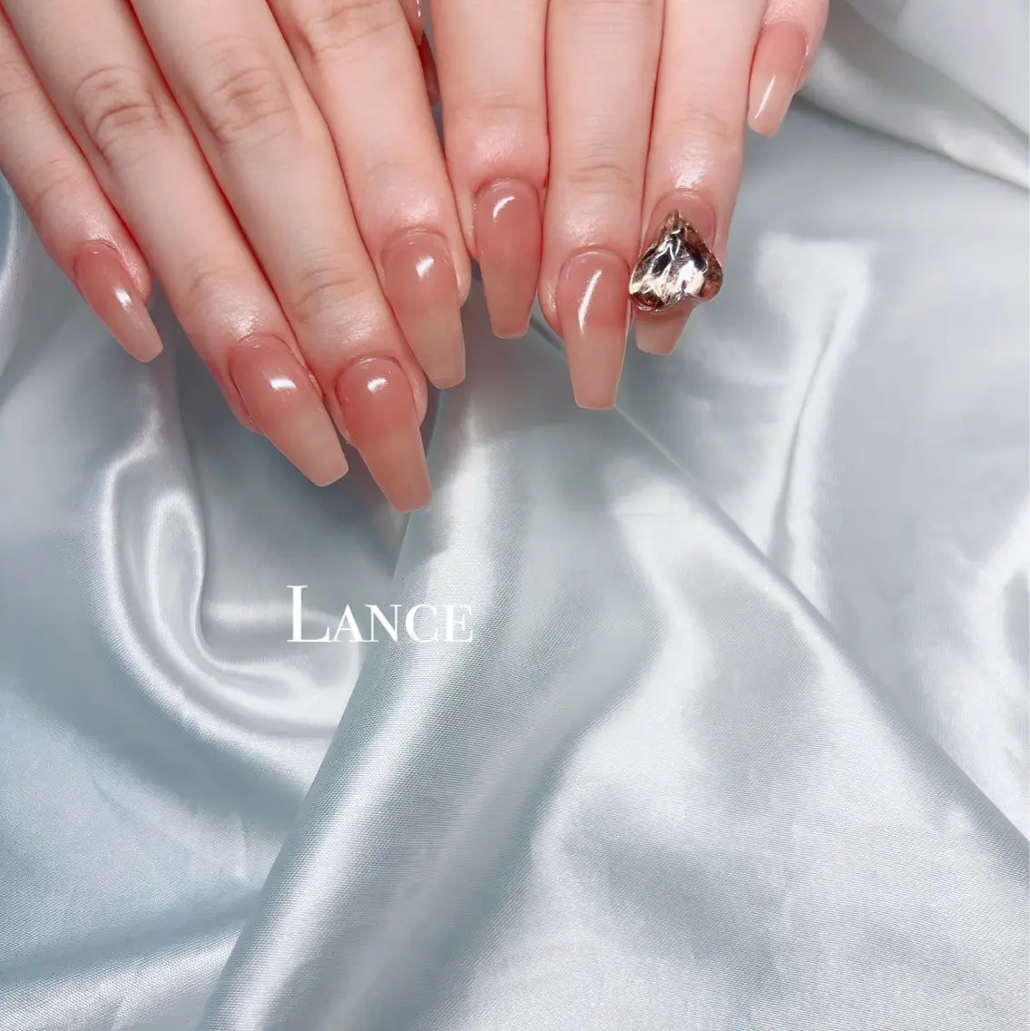 ネイル オーロラネイル フットネイル フレンチネイル キラキラネイル 韓国ネイル Lance nailのネイルデザイン
