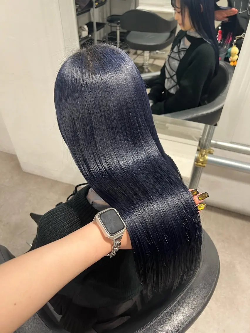 ロング カラー 暗髪🩶ラベンダー/ ブルー/ユウナ🤍のヘアスタイル