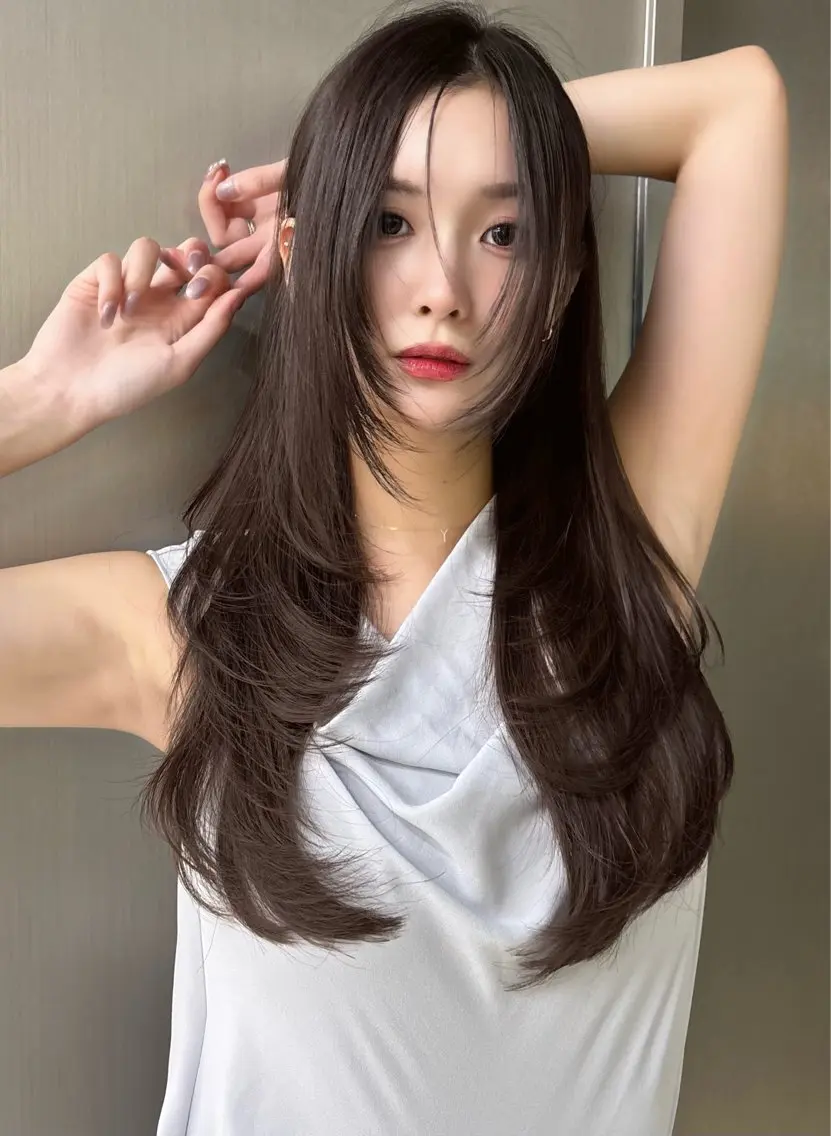 ロング カラー ベージュカラー ブラウンカラー ミルクティーベージュ 髪質改善 韓国風ヘア カット ヘアカラー トリートメント 暗髪、透明感 レイヤー指名No.1のヘアスタイル
