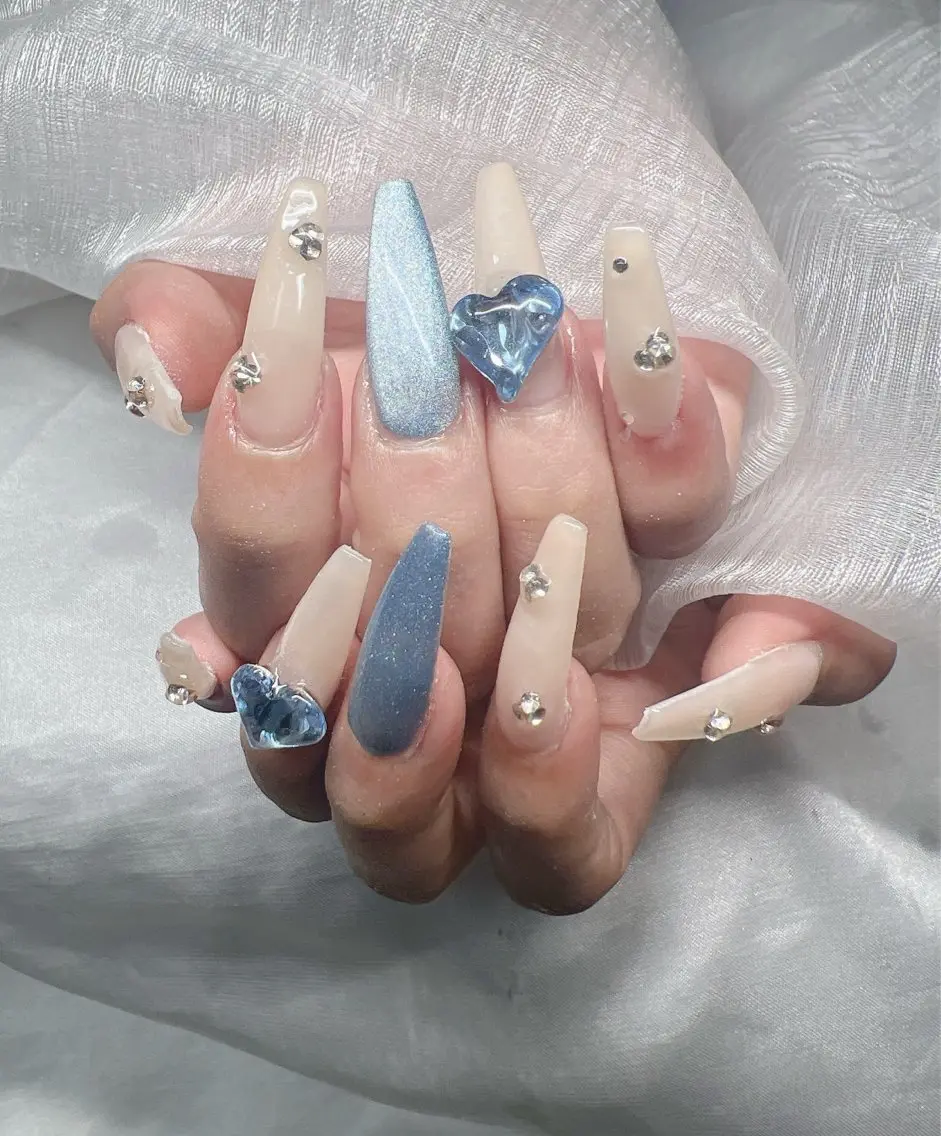 ネイル 長さ出し グラデーション 卒業式 キラキラネイル マグネットネイル ハンドネイル Lee Nailsのネイルデザイン