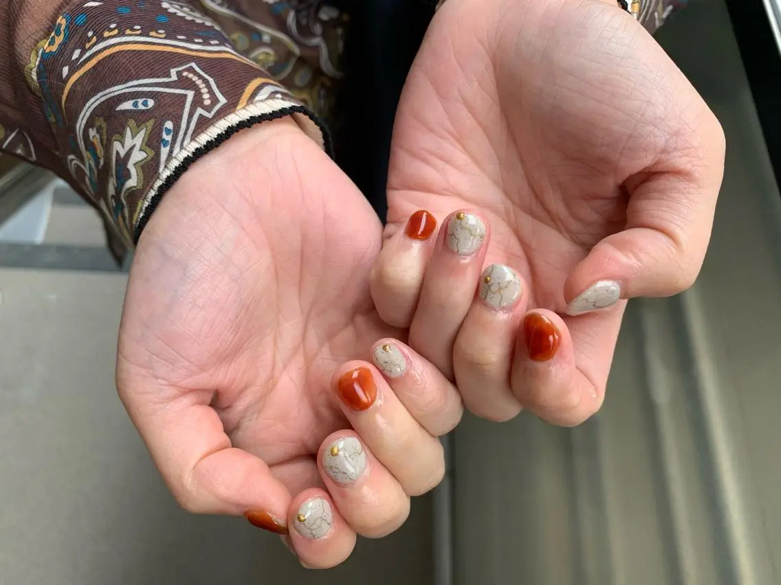 ネイル ニュアンスネイル マキノ ユイのネイルデザイン