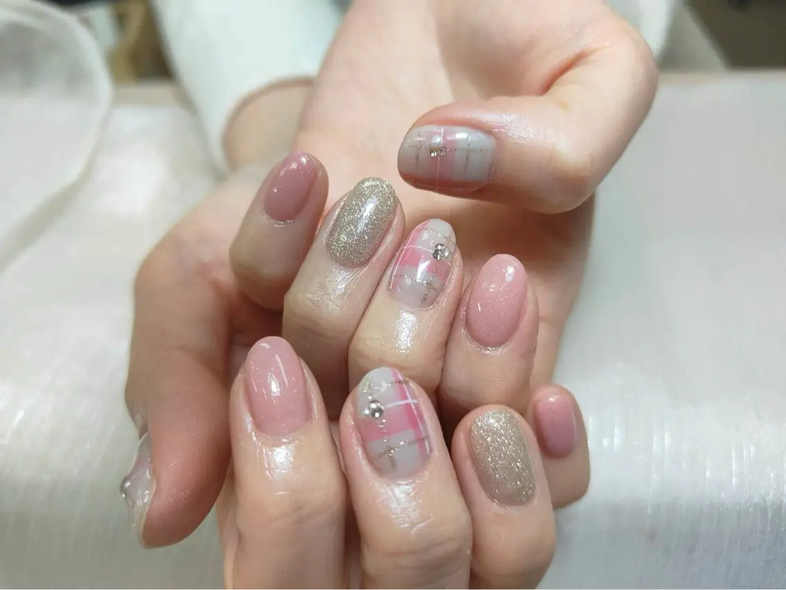 ネイル ハンドネイル 小島 阿佑美のネイルデザイン