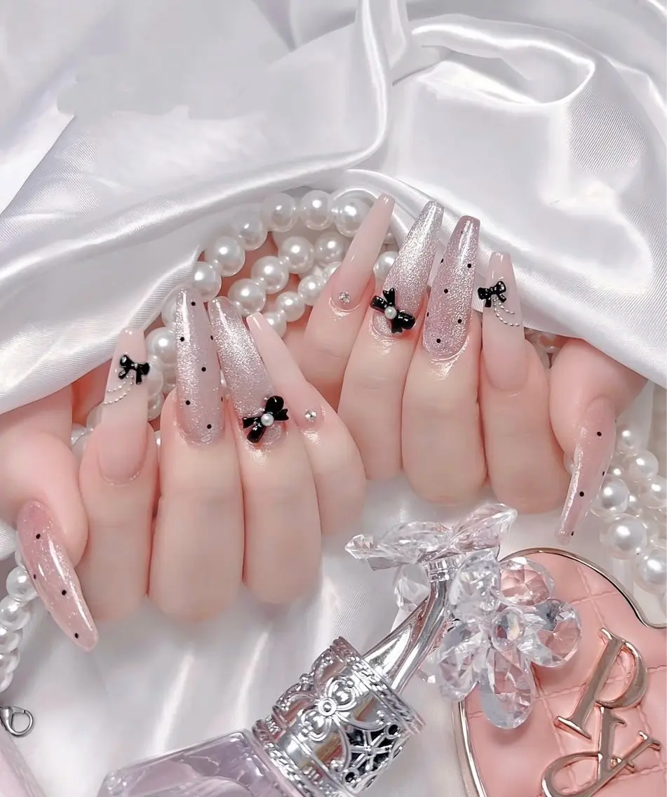 ロング 外国人風カラー 韓国風ヘア ハンドネイル E🌷nail 長さだし専門店のネイルデザイン