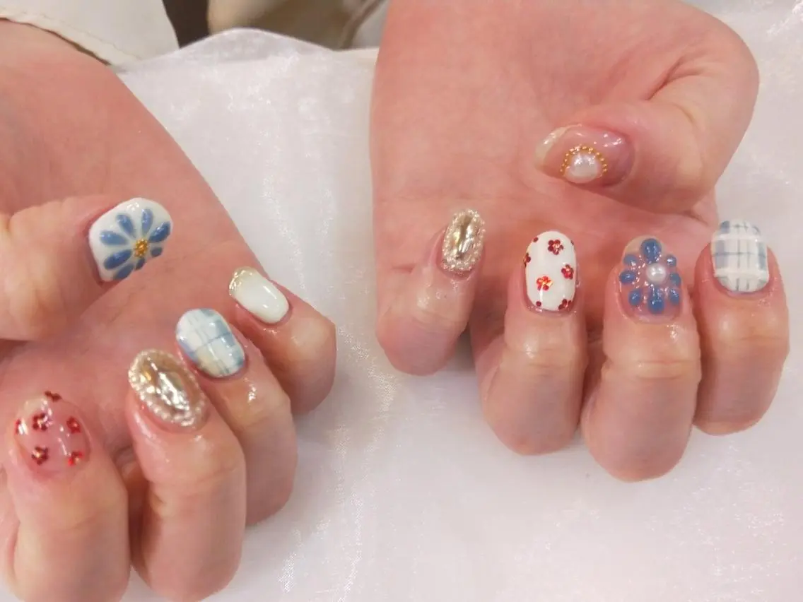 ネイル ハンドネイル ハンドケア はばすみれ🎀ﾈｲﾙ 光ﾌｪｲｼｬﾙ ﾍｱのネイルデザイン