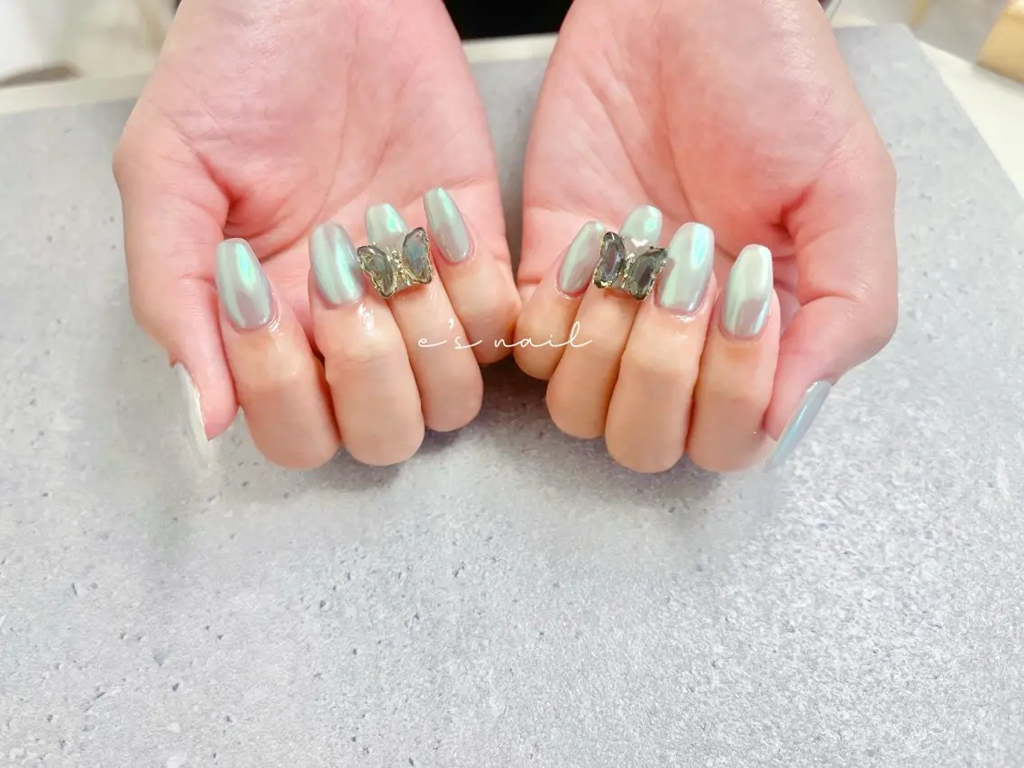 ネイル ミラーネイル e’s nail Lumièreのネイルデザイン