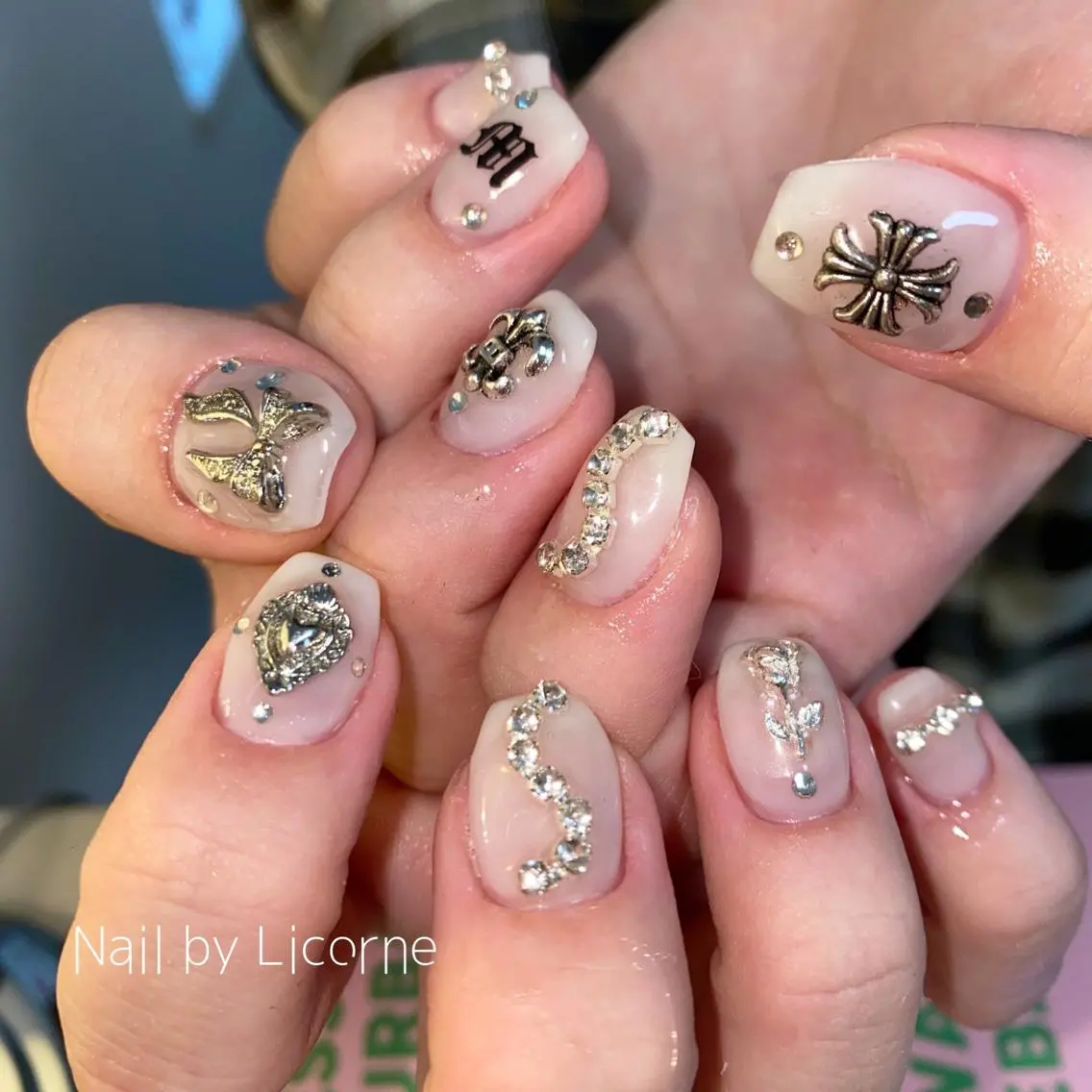 ネイル アートネイル オーロラネイル フレンチネイル 氷ネイル・うるうるネイル マグネットネイル ハンドネイル Nail by Licorneのネイルデザイン