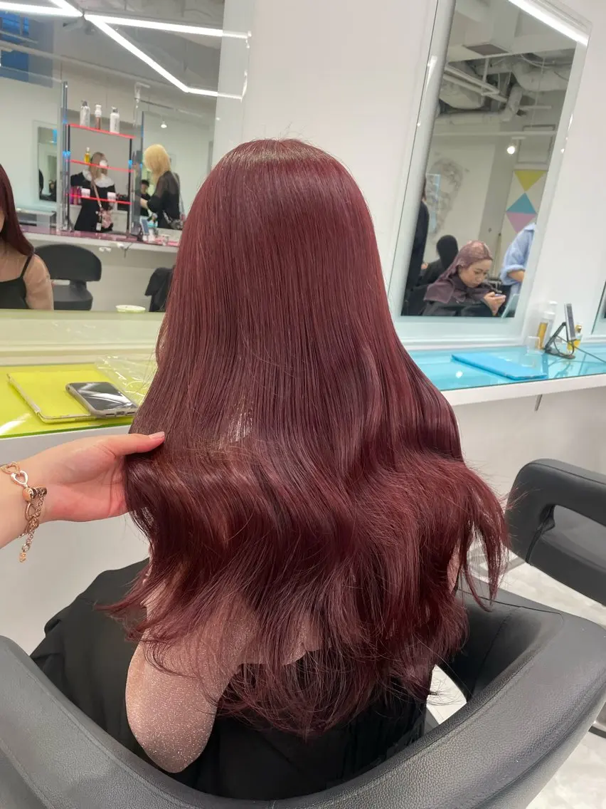 ロング カラー ヘアアレンジ カット ヘアカラー トリートメント ♥️渋谷の赤髪 トップ/らいる♥️のヘアスタイル