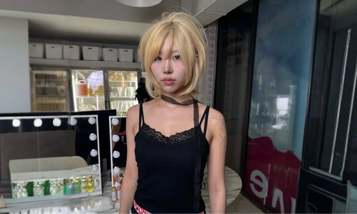 ショート SHIN レイヤーカットのヘアスタイル