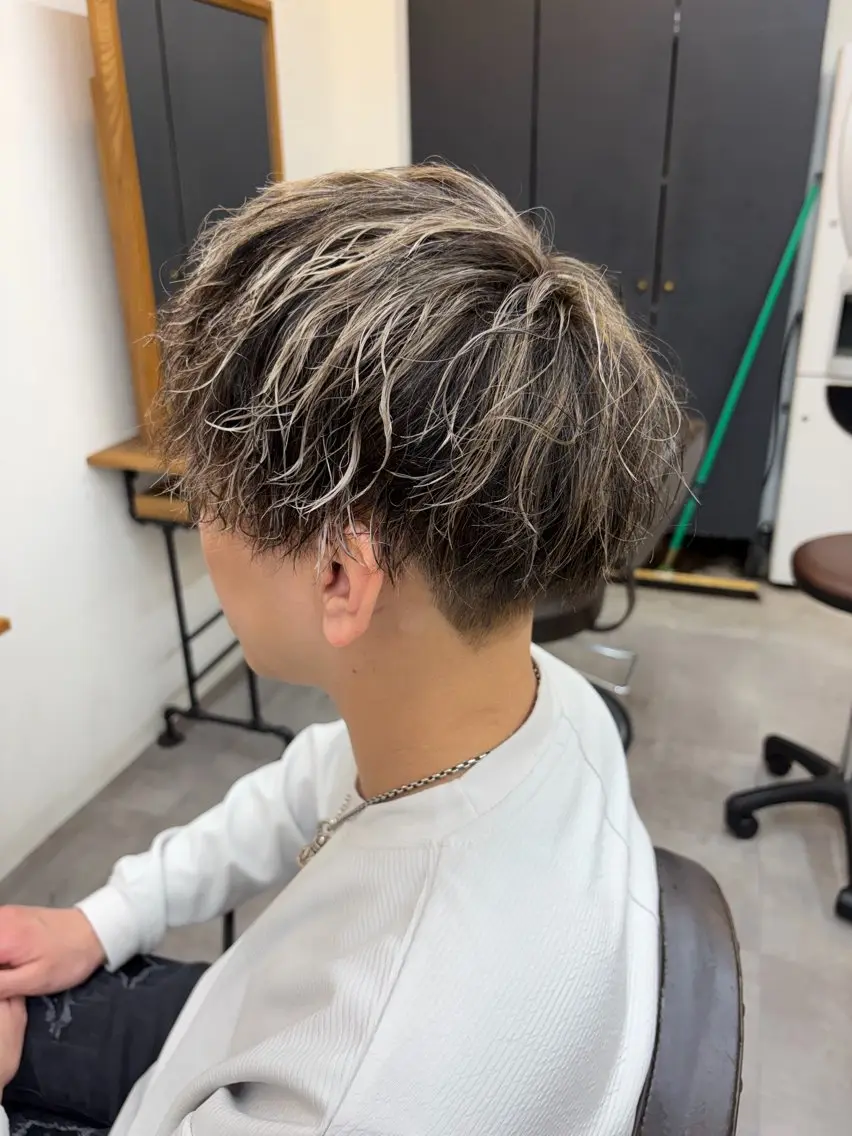 メンズ メンズハイライト メンズメッシュ daisuke 博多駅から徒歩2分のヘアスタイル