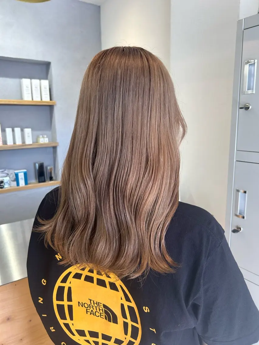 ロング カラー ベージュカラー ブリーチ ダブルカラー ハイトーンカラー ピンクカラー Sugarlu 吉田 晴香のヘアスタイル