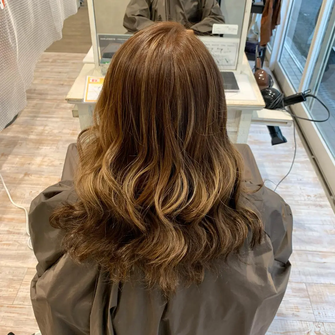 ミディアム ハイライト ヘアカラー 中田 サヤカのヘアスタイル
