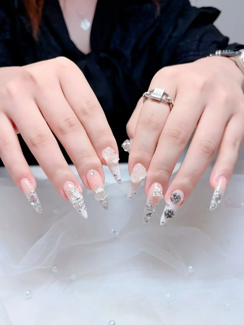 ネイル 韓国ネイル マグネットネイル 持ち込み ニュアンスネイル シンプルネイル ハンドネイル Huyn Nail Shinjyukuのネイルデザイン