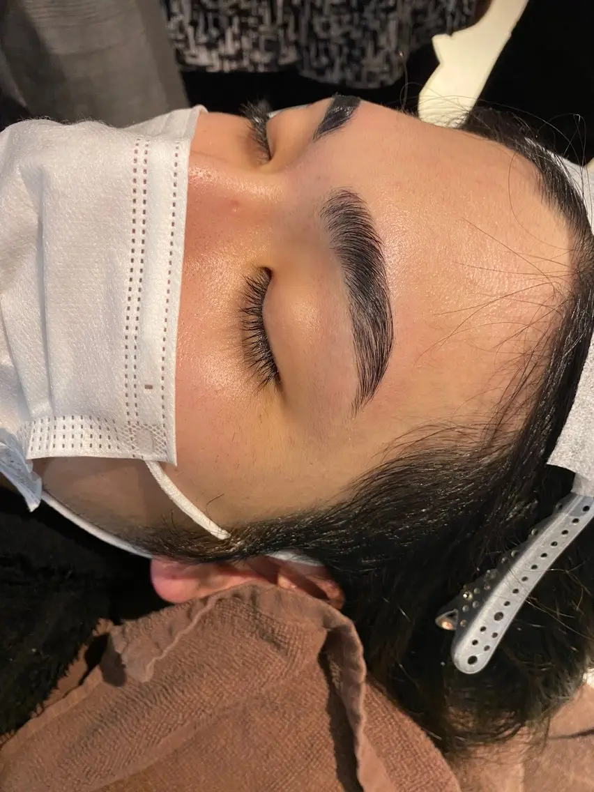 アイブロウ ワックス脱毛 山﨑 燦人のヘアスタイル