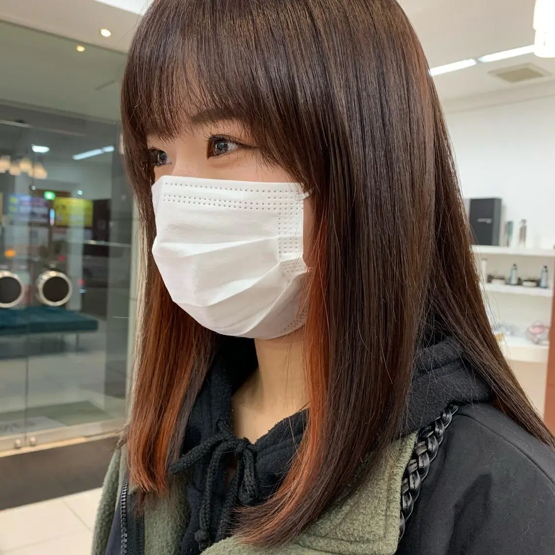 ミディアム カラー グレージュ オレンジ 後藤 澪のヘアスタイル