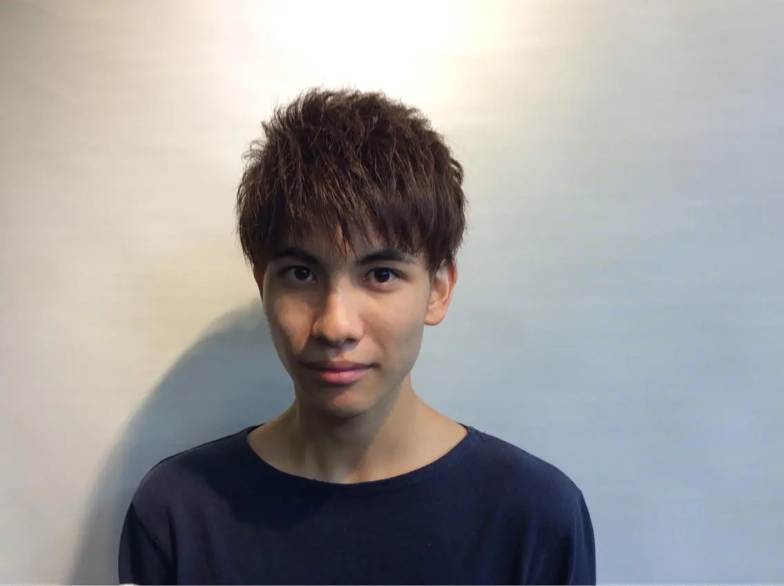 ショート カラー メンズ アッシュ アッシュグレー カット ヘアカラー トリートメント 及川 祐輔のヘアスタイル