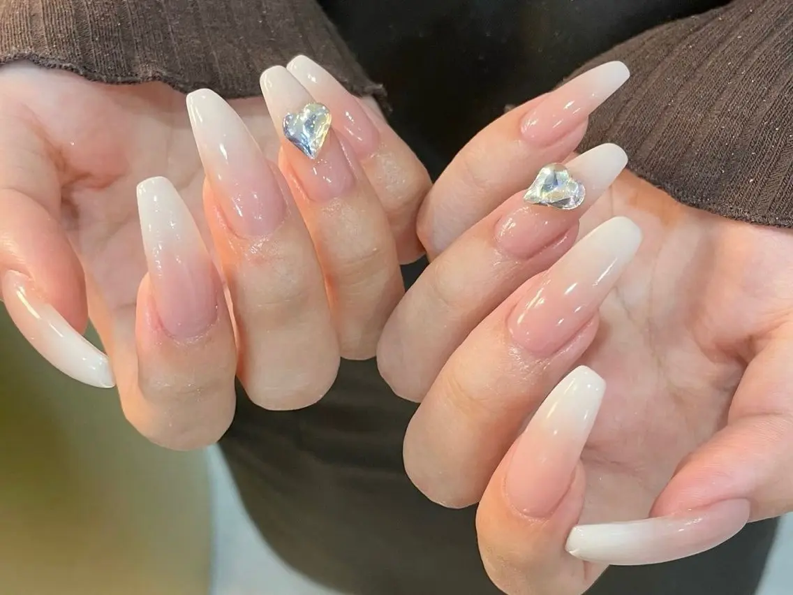 ネイル アートネイル ガーリー 韓国ネイル 持ち込み ニュアンスネイル Rin Nail 新大久保店のネイルデザイン