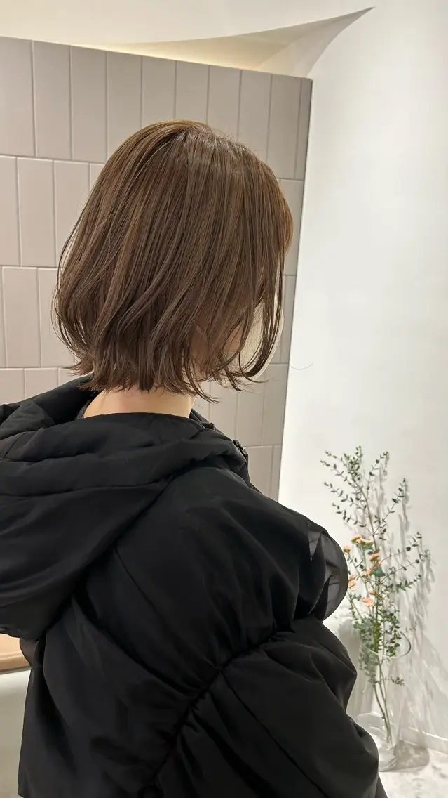ミディアム カラー ブリーチ ヘアカラー オリーブベージュ/ ブリーチなし透明感のヘアスタイル
