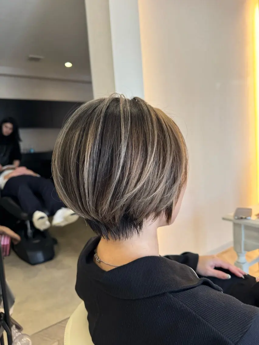 ショート カラー ヘアアレンジ カット ヘアカラー 佐々木  まゆかのヘアスタイル
