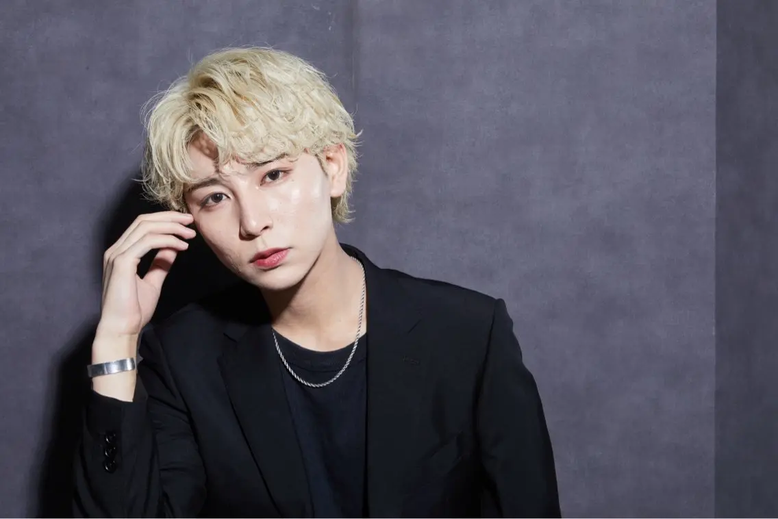 ミディアム カラー メンズ メンズブリーチ ブリーチ カット ヘアカラー 町田No.1パーマ 特化✂︎小杉澪生のヘアスタイル