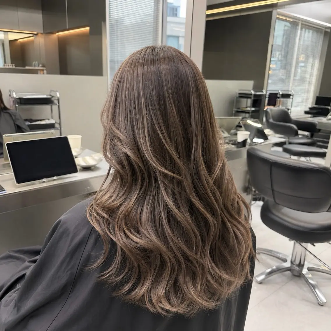 ロング カット ヘアカラー トリートメント 🫧バレイヤージュ/ ハイライト/ミズキのヘアスタイル