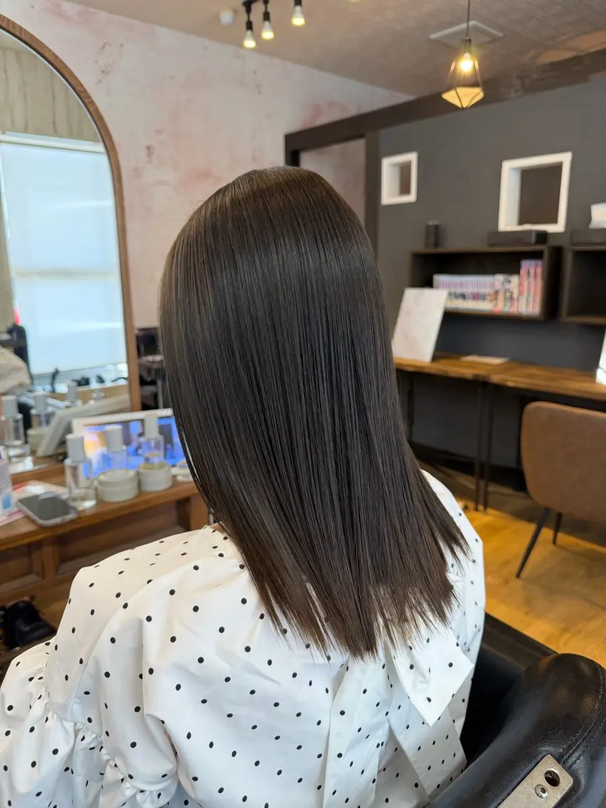 ミディアム カラー ヘアカラー トリートメント 艶髪/髪質改善 /透明感カラー/鴻巣のヘアスタイル