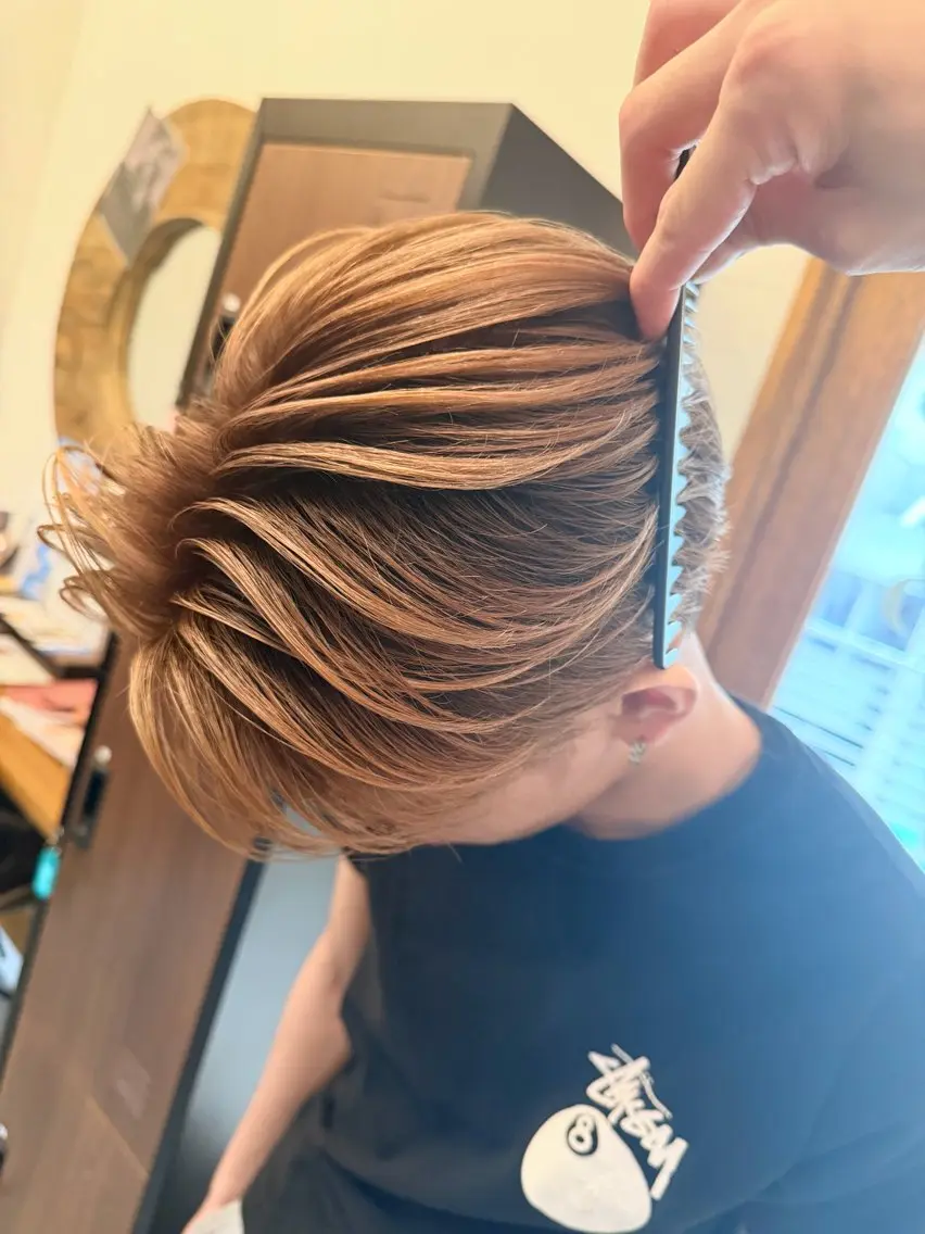 カラー メンズ メンズバレイヤージュ バレイヤージュ ヘアカラー C'LD Hair トモヤのヘアスタイル