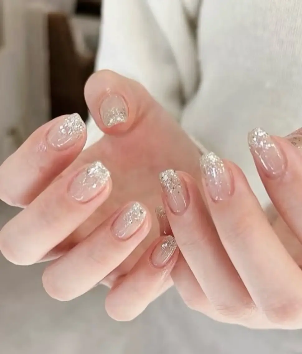 ネイル アートネイル オーロラネイル チークネイル フレンチネイル ガラスフレンチ 🎀YooLi Nail salonのネイルデザイン
