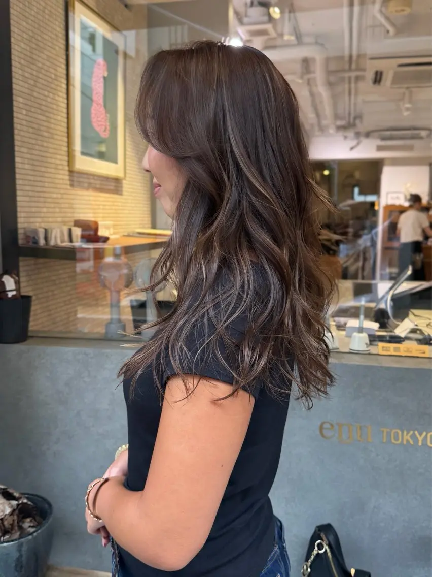 セミロング カラー ベージュカラー ハイライトカラー ハイライト レイヤーカット ARISA 学芸大学/海外ヘアのヘアスタイル