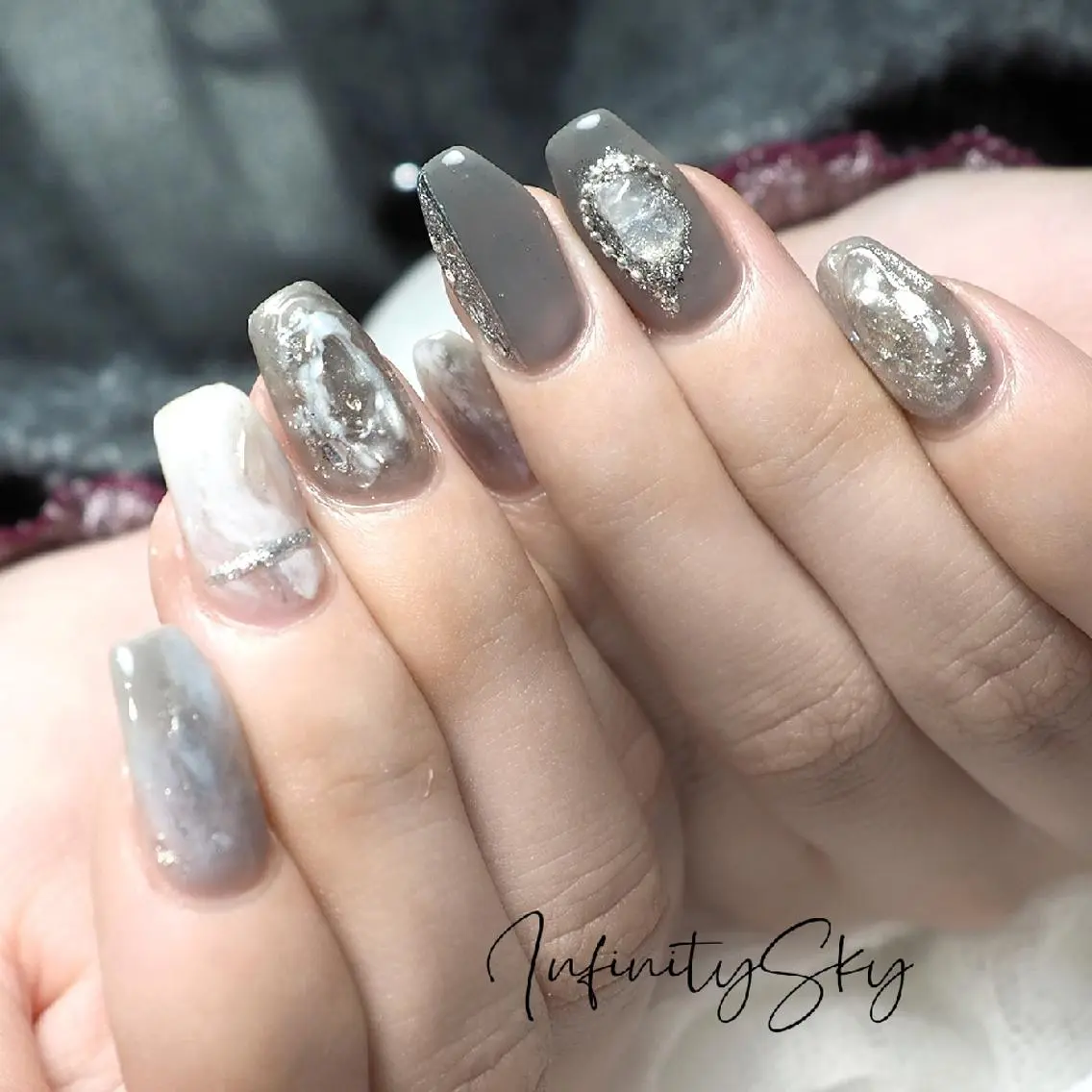 ネイル ニュアンスネイル infinity skyのネイルデザイン