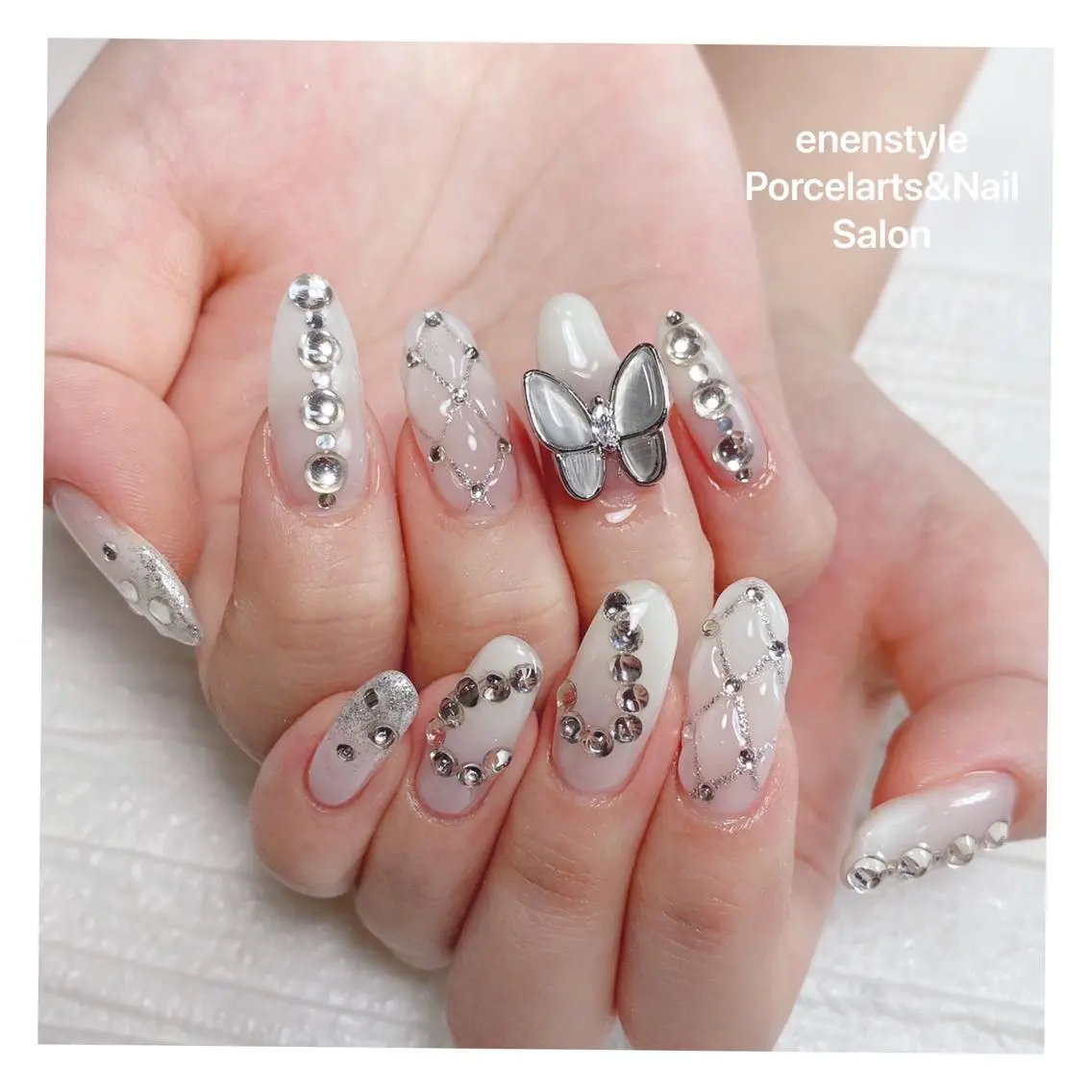 ミディアム ネイル 🐾enen style 🐾のネイルデザイン