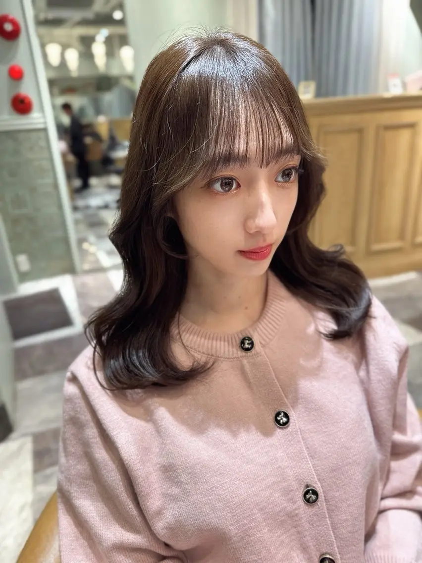 ミディアム カラー ベージュカラー 黒髪 ブリーチ ブルーカラー ブルーブラック カット ヘアカラー トリートメント 木屋元一/透明感 /前髪/レイヤーのヘアスタイル