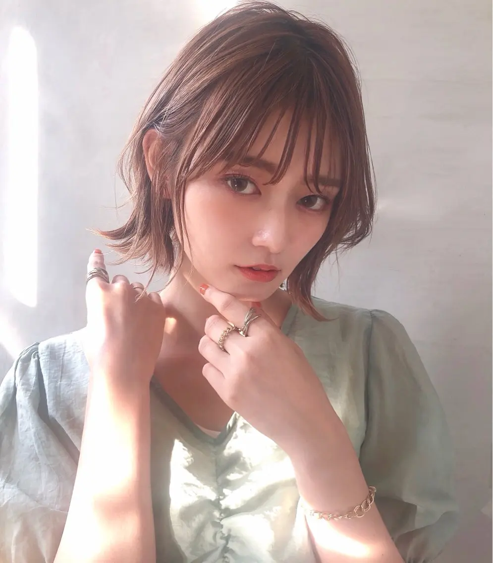 ミディアム 水野 恵里加のヘアスタイル