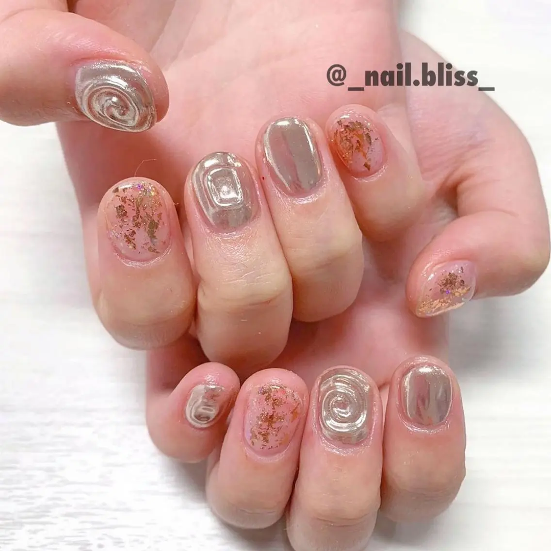 ネイル ゴールド ミラーネイル NAIL BLISSのネイルデザイン