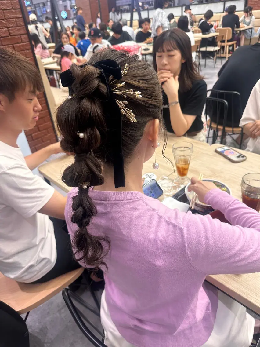 ヘアアレンジ ポニーテール ヘアセットメイク専門 ダーリンダーウィンのヘアスタイル