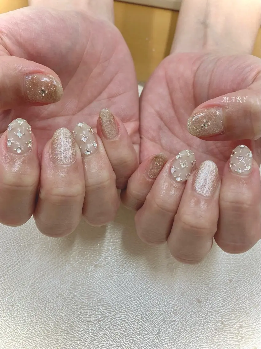 ネイル キラキラネイル マグネットネイル ニュアンスネイル ワンカラーネイル ハンドネイル Mary nail .narumiのネイルデザイン