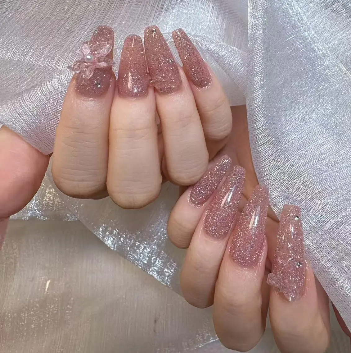 ネイル 長さ出し フレンチネイル 韓国ネイル マグネットネイル 持ち込み ハンドネイル ハンドケア The Nail& EyeLashのネイルデザイン