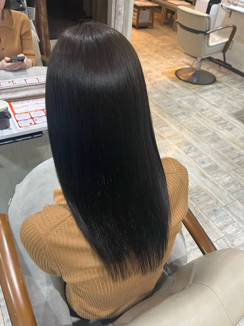 セミロング カット ヘアカラー トリートメント キンサダ ワンリダのヘアスタイル