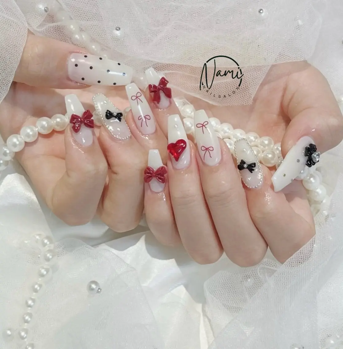 ネイル 長さ出し ガーリー 韓国ネイル ロングネイル 持ち込み ハンドネイル Nami nail salonのネイルデザイン