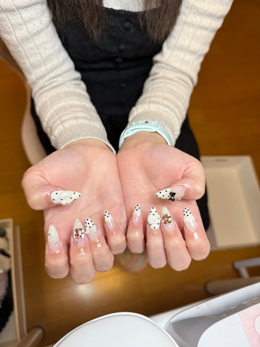 ネイル ボルドー ブラウン チークネイル ドット フットネイル ハンドネイル VAN NAIL 海老名展のネイルデザイン