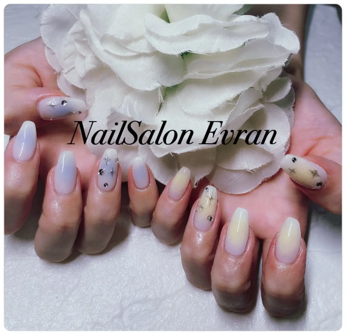 ネイル アートネイル フレンチネイル マグネットネイル 持ち込み ニュアンスネイル ハンドネイル Nail salon Evranのネイルデザイン