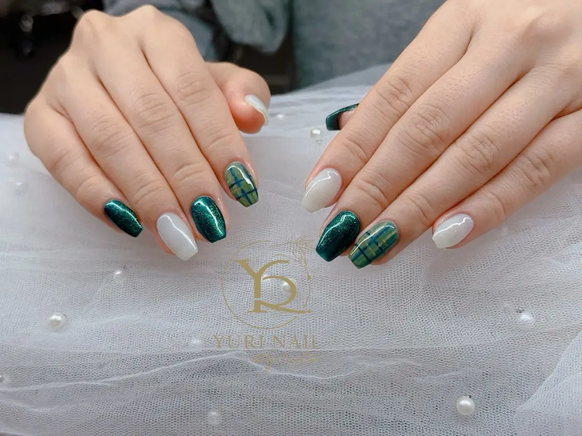 ネイル チークネイル フットネイル グラデーション 韓国ネイル 持ち込み ハンドネイル フットネイル ハンドケア YURI Nail NARITAのネイルデザイン